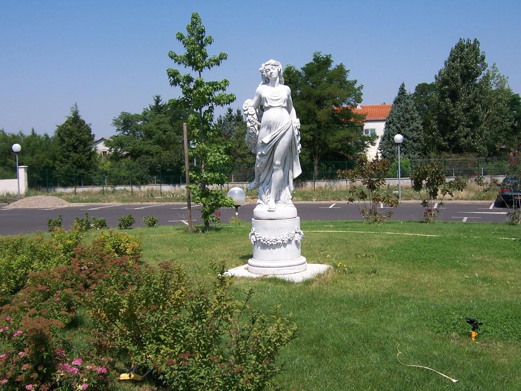 Artemis Hotel & Spa Bistro Coquet Бриуд Екстериор снимка