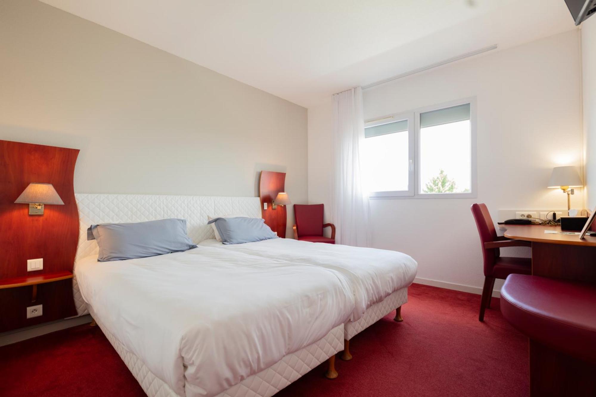 Artemis Hotel & Spa Bistro Coquet Бриуд Стая снимка