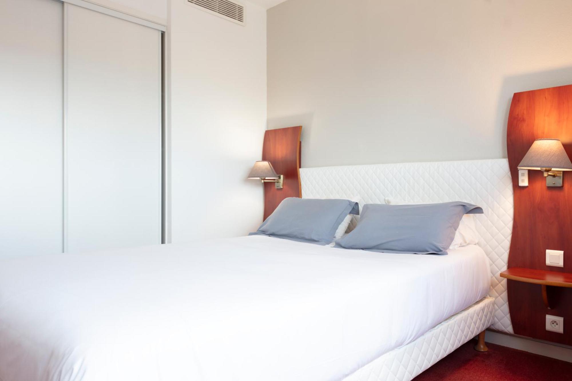 Artemis Hotel & Spa Bistro Coquet Бриуд Стая снимка