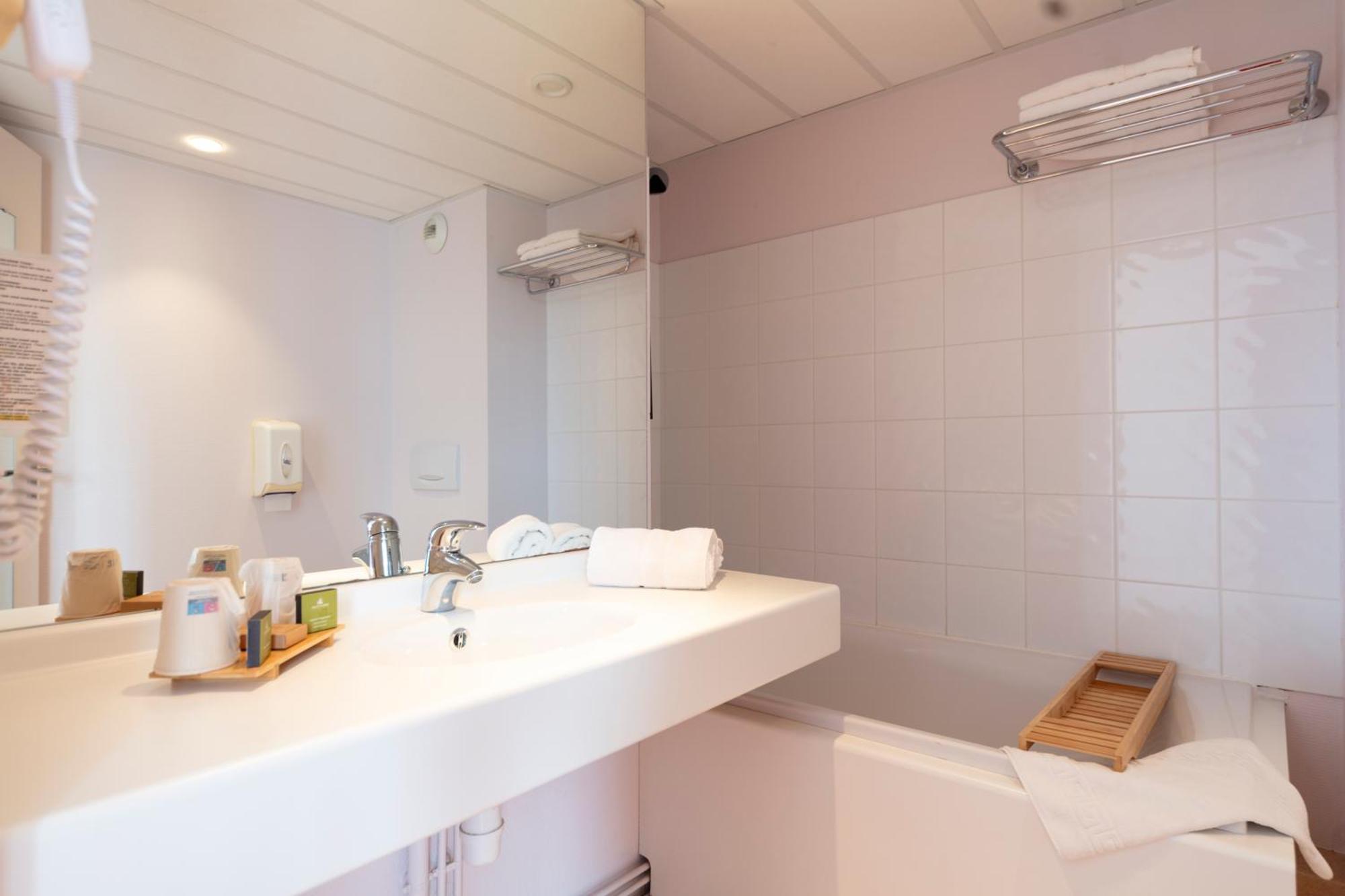 Artemis Hotel & Spa Bistro Coquet Бриуд Стая снимка