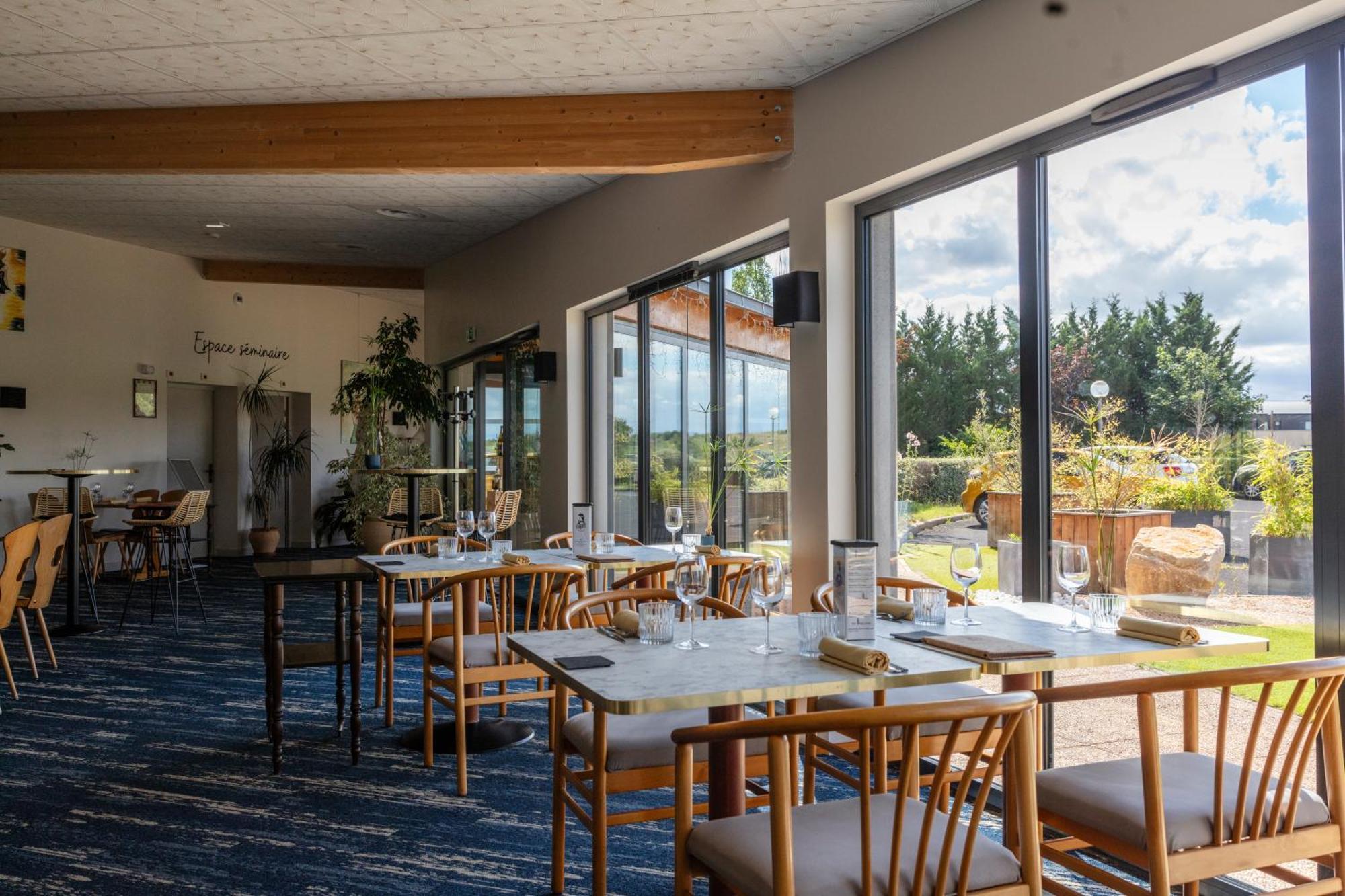 Artemis Hotel & Spa Bistro Coquet Бриуд Екстериор снимка