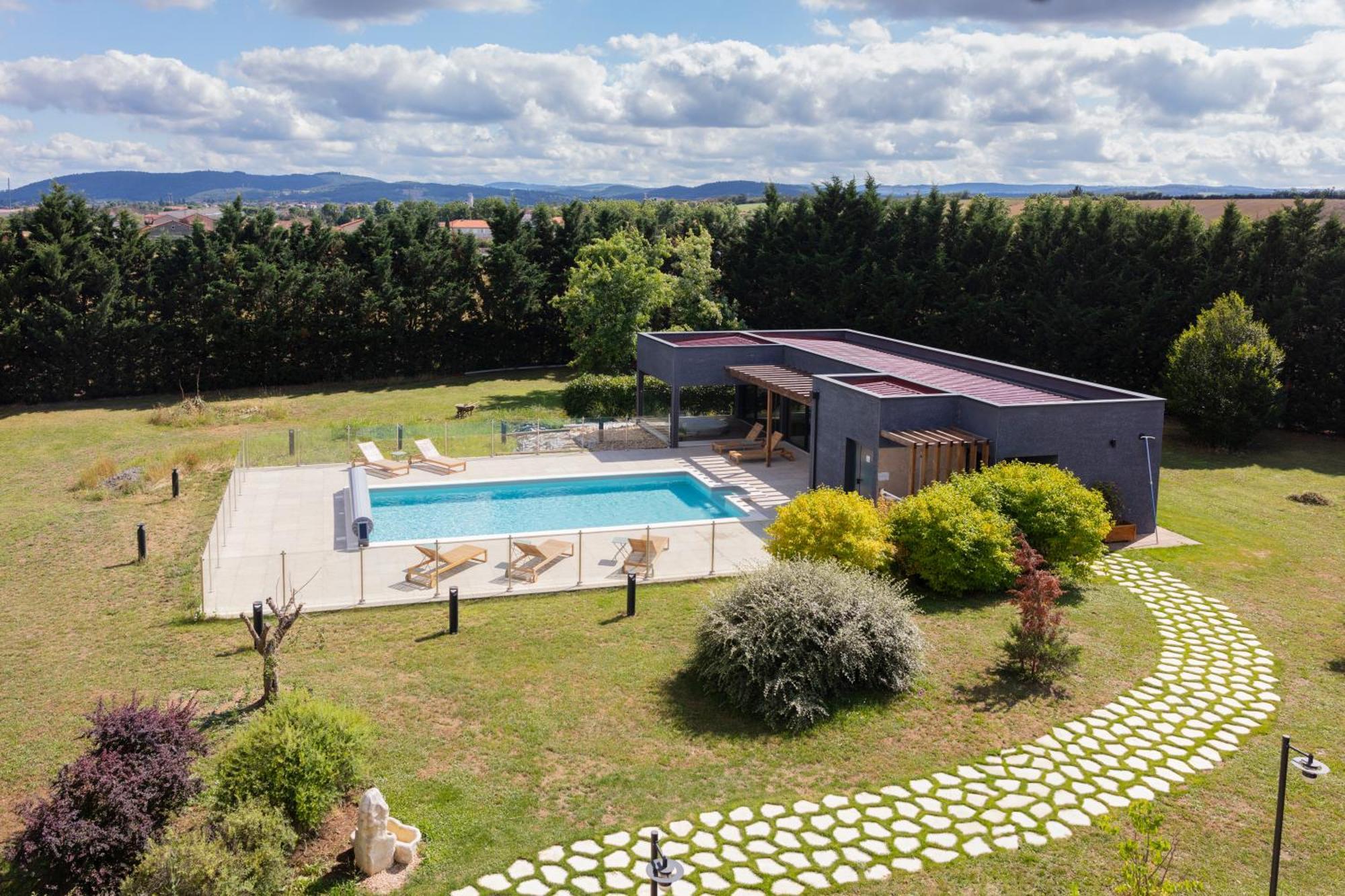 Artemis Hotel & Spa Bistro Coquet Бриуд Екстериор снимка